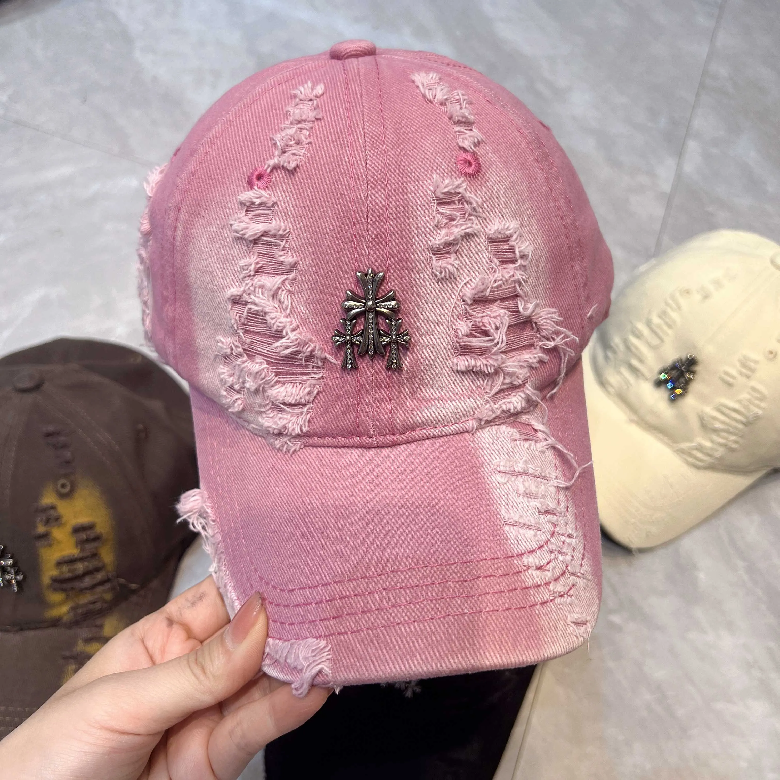 ❤Crow Heart Worn Baseball Cap